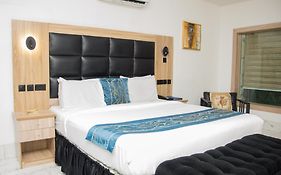 Golden Tulip Hotel